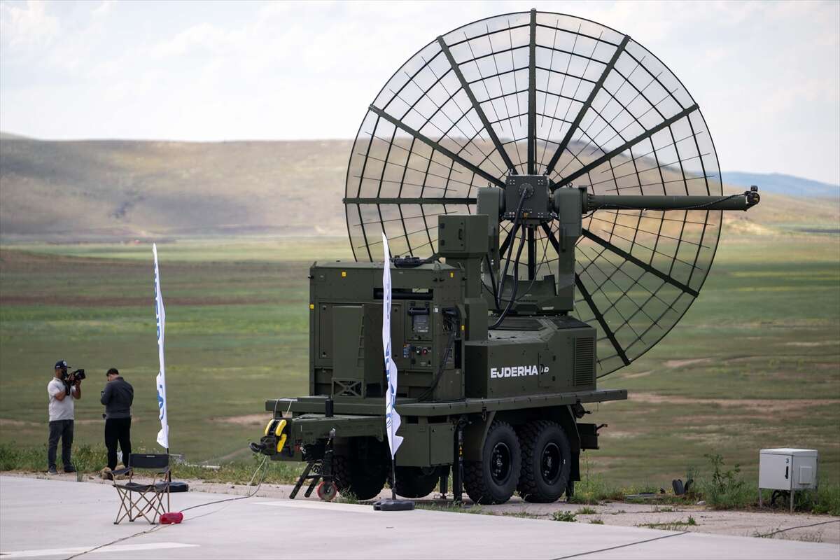 ÇELİKKUBBE gövde gösterisi yaptı! Dron sürüsüne karşı yerli kalkan devrede 9
